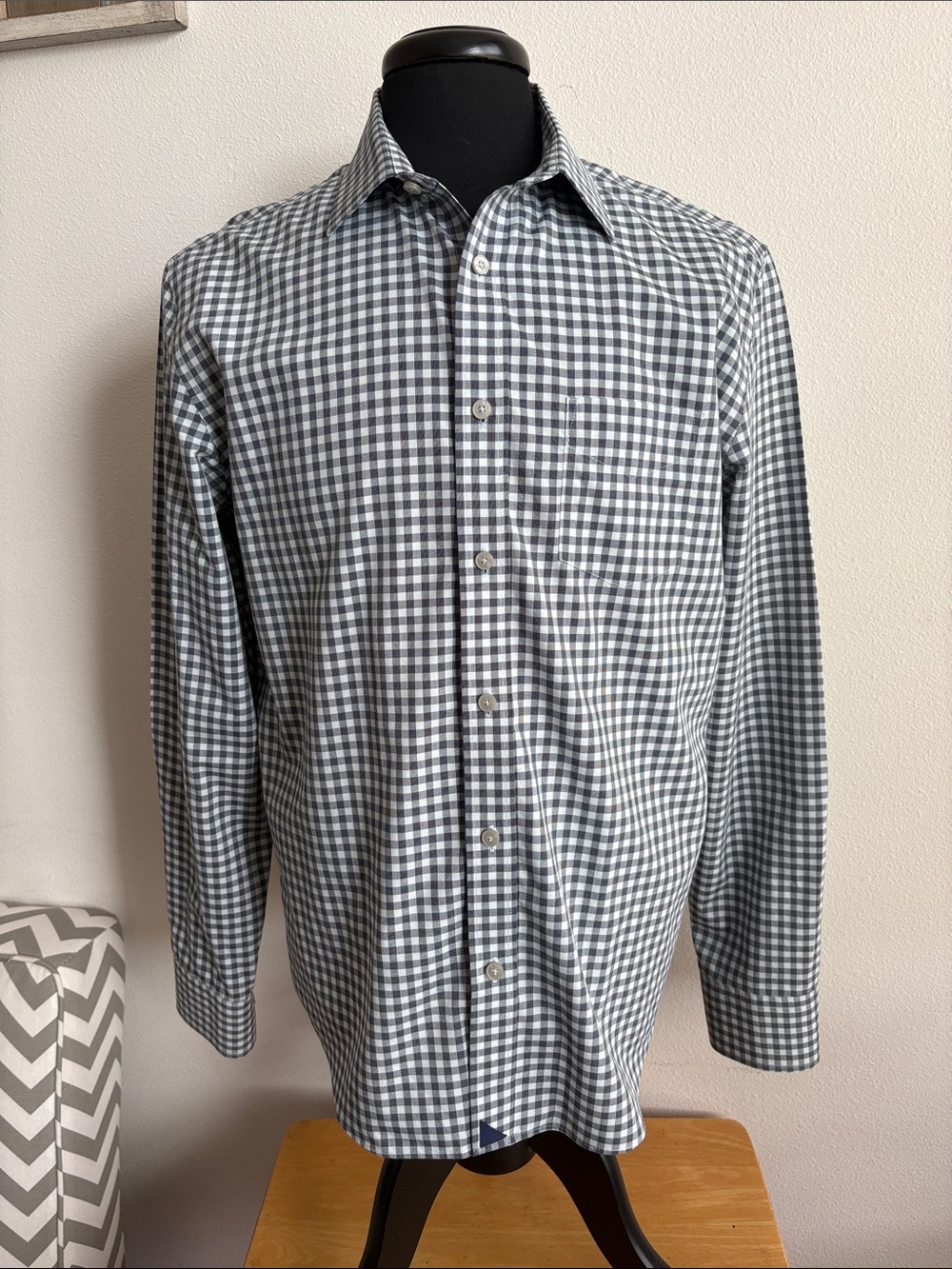 UNTUCKit Men's Gray and White Gingham Button-Down Shirt Size Large